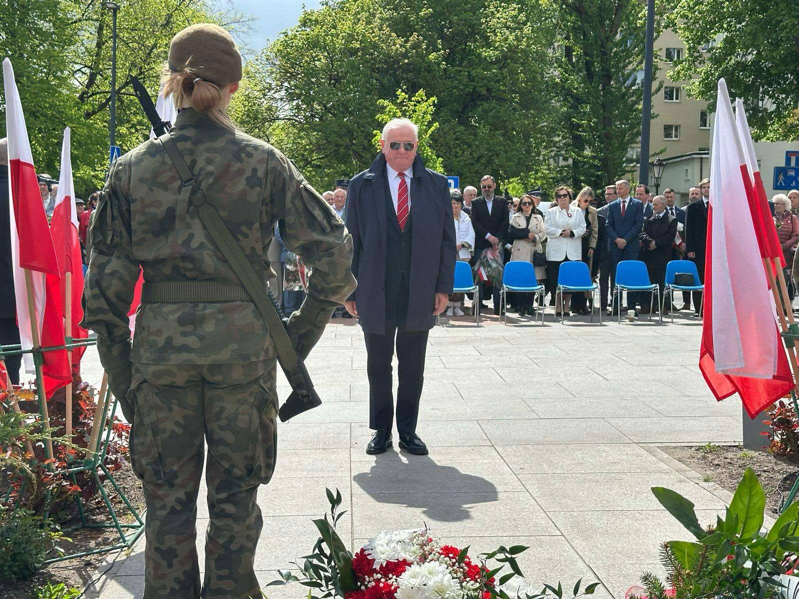 Uroczystości 3 Maja w Słupsku prz pomniku Kilińskiego.